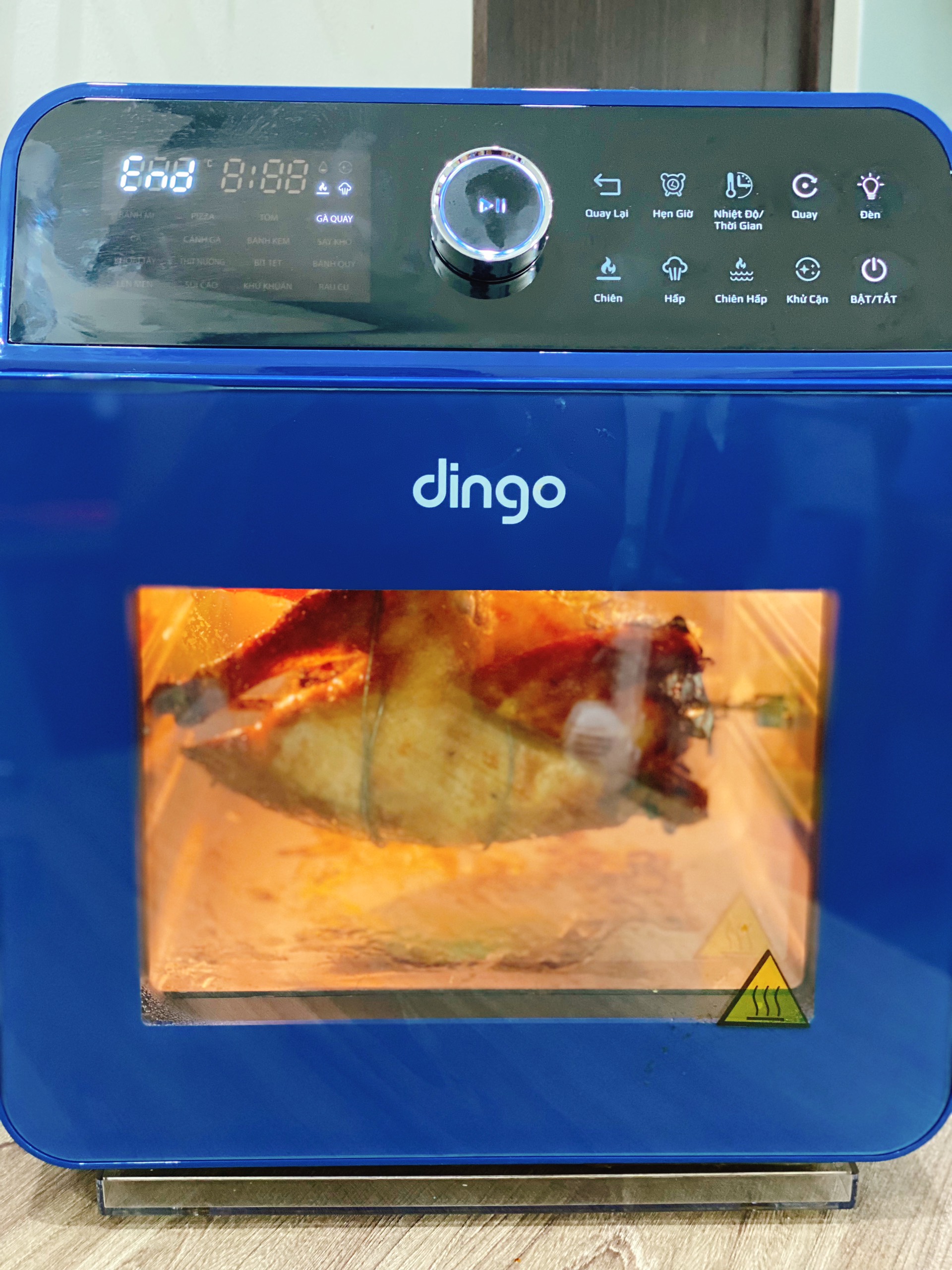 Thử thách nướng gà nguyên con bằng nồi chiên hơi nước DINGO DSF16 PRO